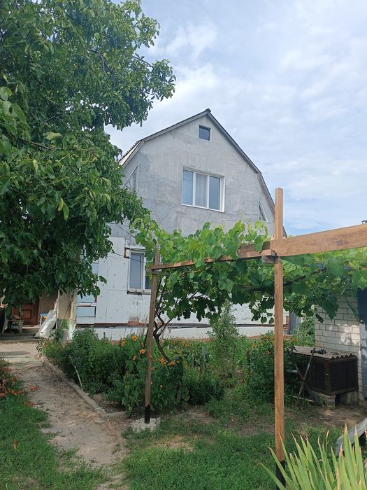 Продам 2х этажный дом цент Бабаи