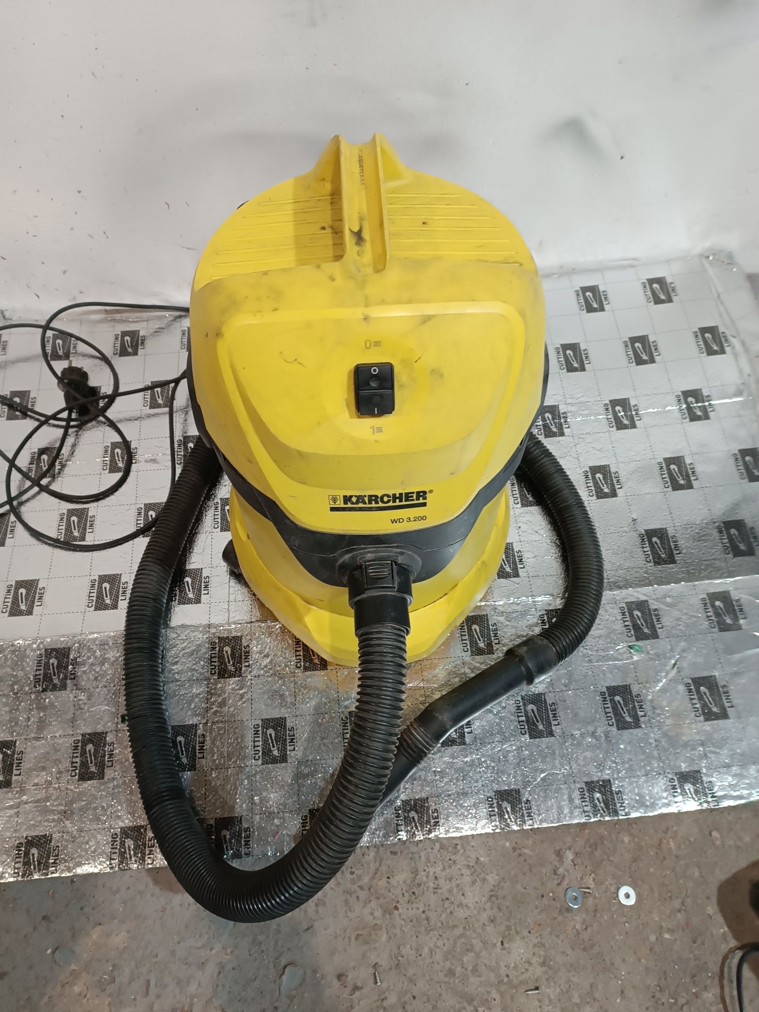 Sprzedam odkurzacz Karcher WD3.200