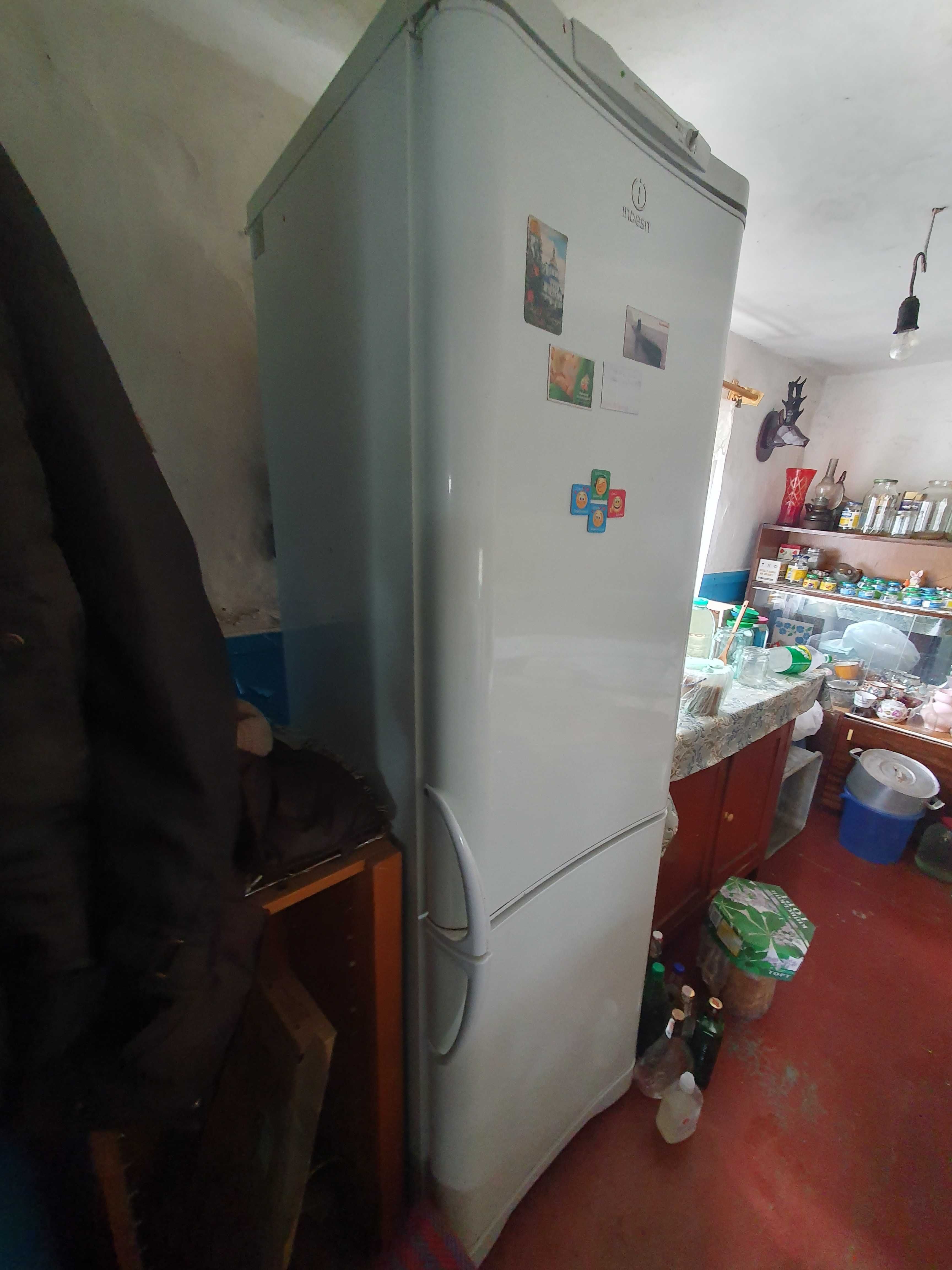 Холодильник Indesit C138G.016