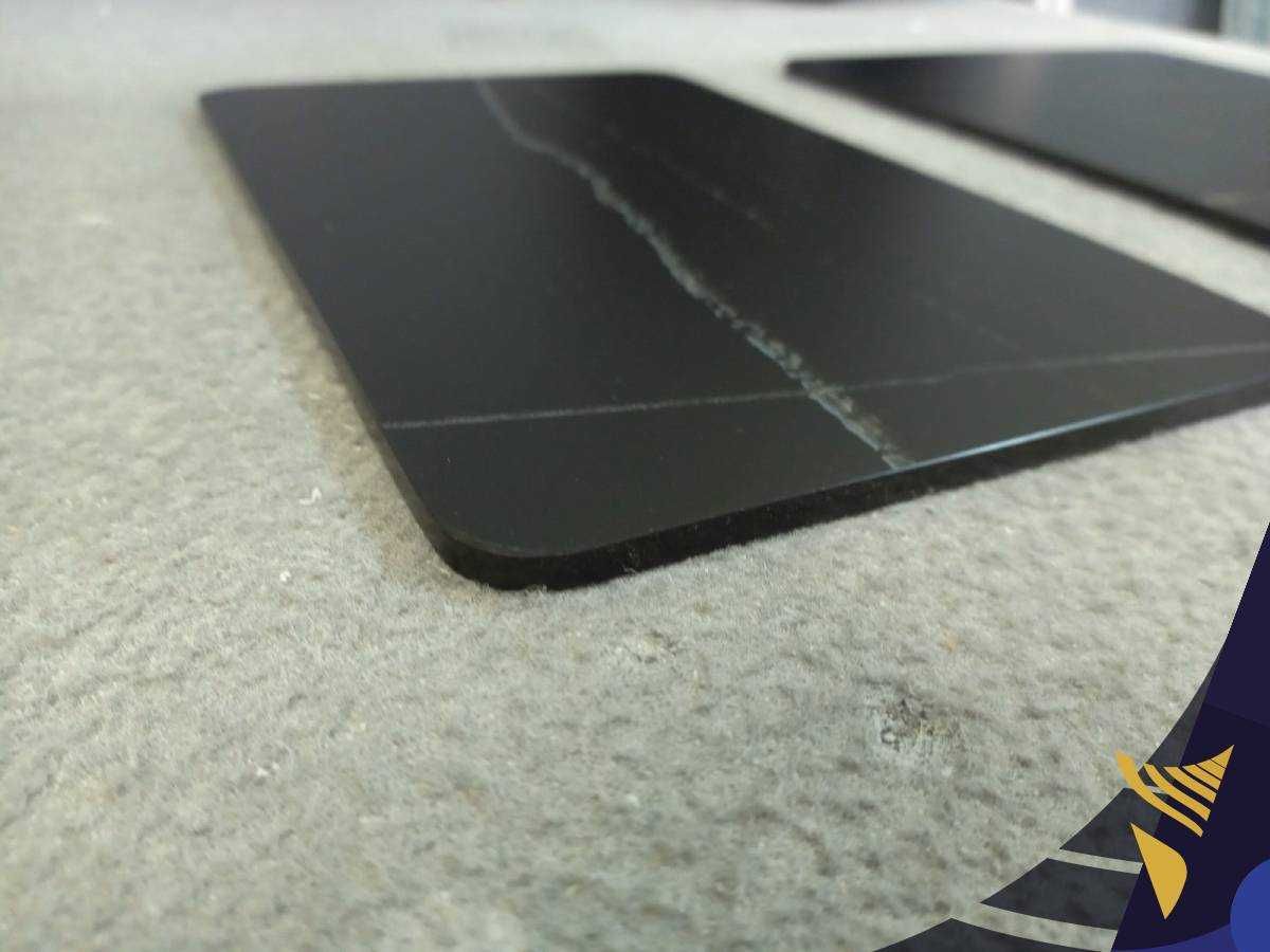Cięcie fazowanie pod kątem 45 płytek spieków kwarcowych waterjet