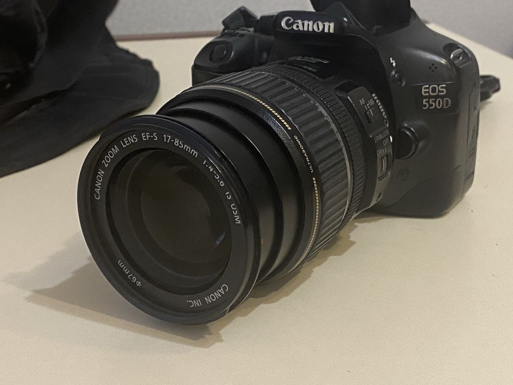 Фотоапарат зеркалка Canon 550d + об'єктив 17-85 ultrasonic 67'