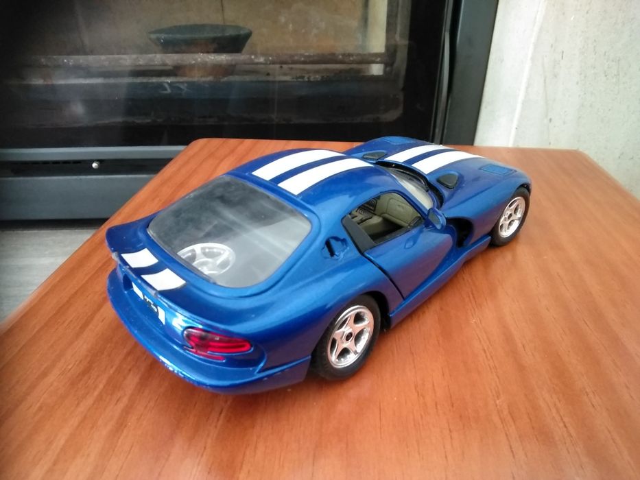 Burago - Dodge Viper GTS