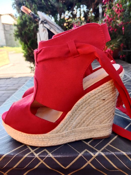 Buty espadryle na koturnie