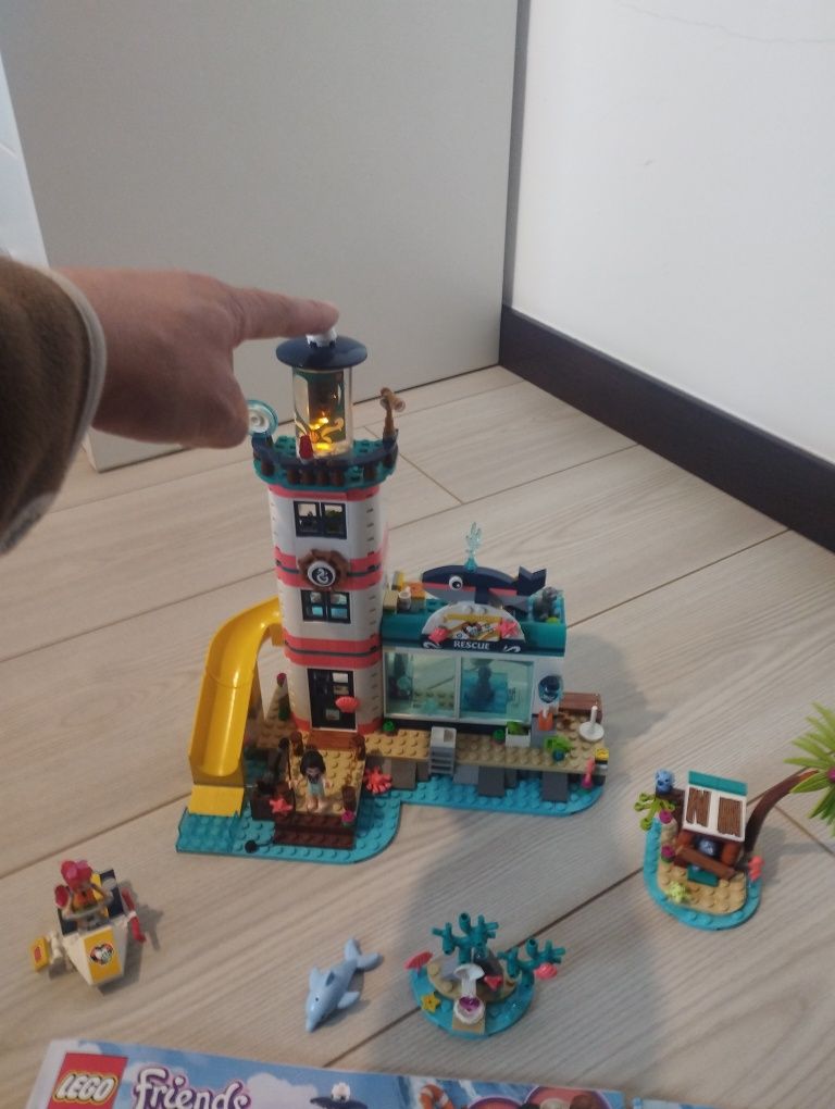 Lego friends centro de resgate do farol  41380