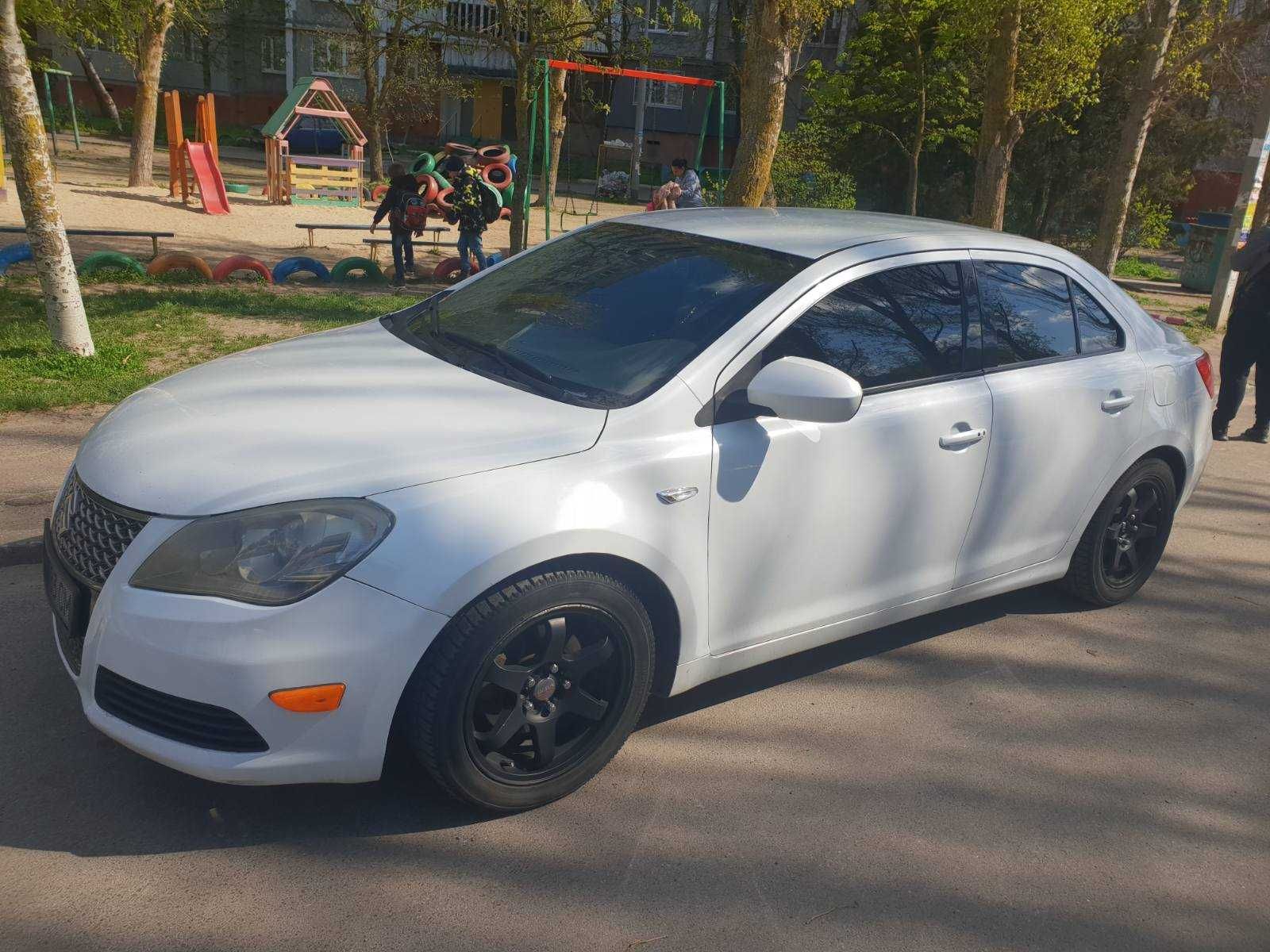 Продам ТЕРМІНОВО  Suzuki Kizashi   2,4 2010р