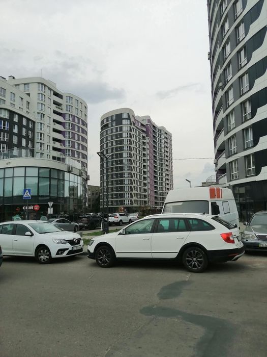 Подобово від власника студія.