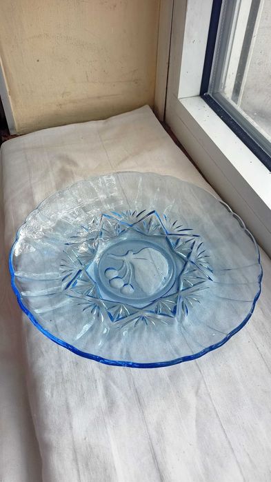 Talerz błękitny z wiśniami Irena Inowrocław katalog zbiorczy l. 40/50