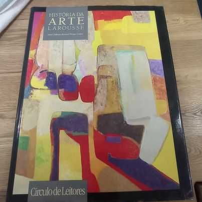 vendo Historia da arte larousse  (3 volumes)