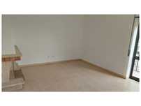 Apartamento T2 no centro da vila de Monte Real.
