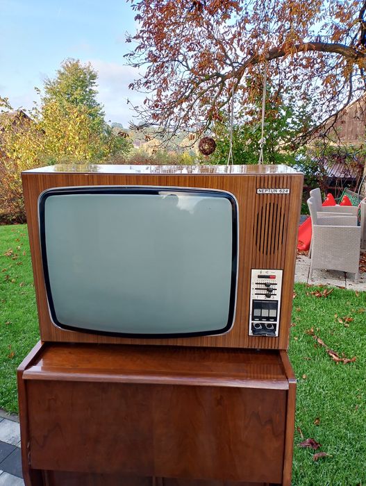 Stary telewizor UNITRA Neptun 624