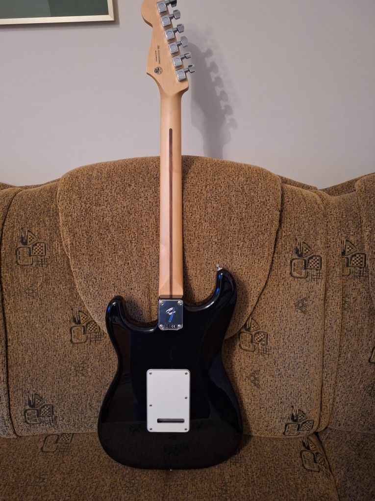 Fender stratocaster 75