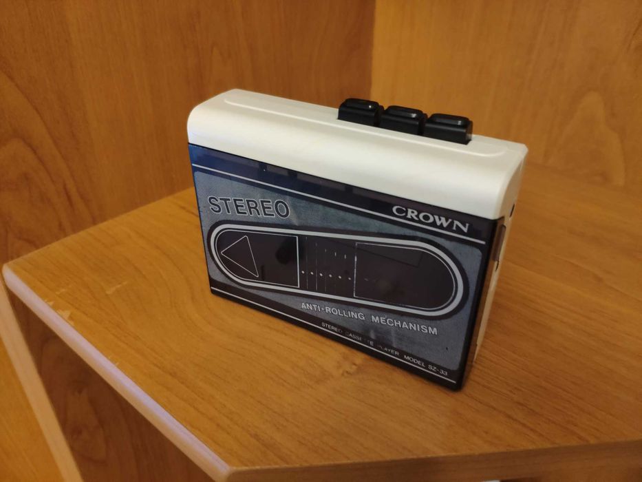Продам кассетные плееры  CROWN SZ-33 и Sony Walkman WM-EX150