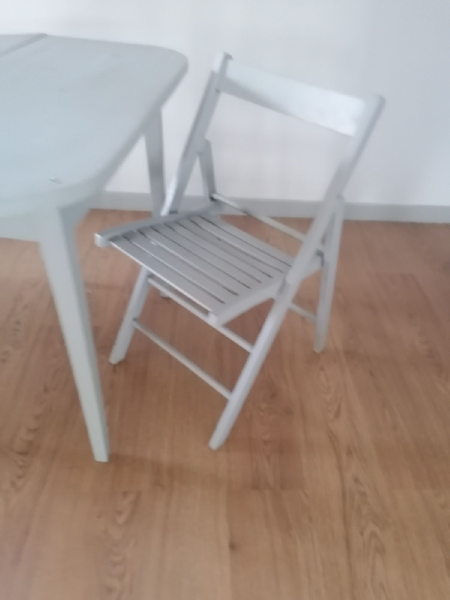 Stół z krzesłem kolor szary