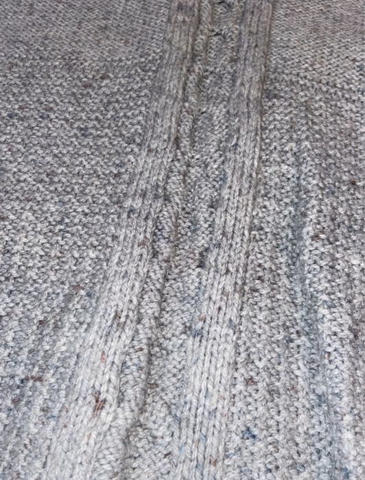 Szary sweter z golfem