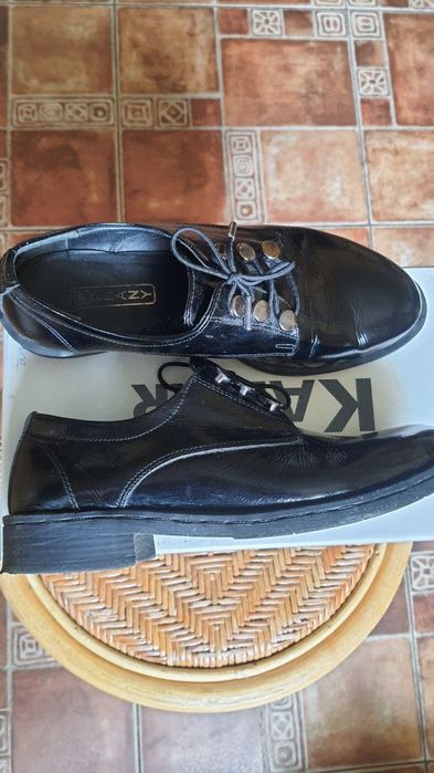 Жіночі туфлі на шнурках