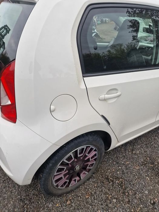 Błotnik  prawy  tył seat  mii  skoda  citigo  up 5d
