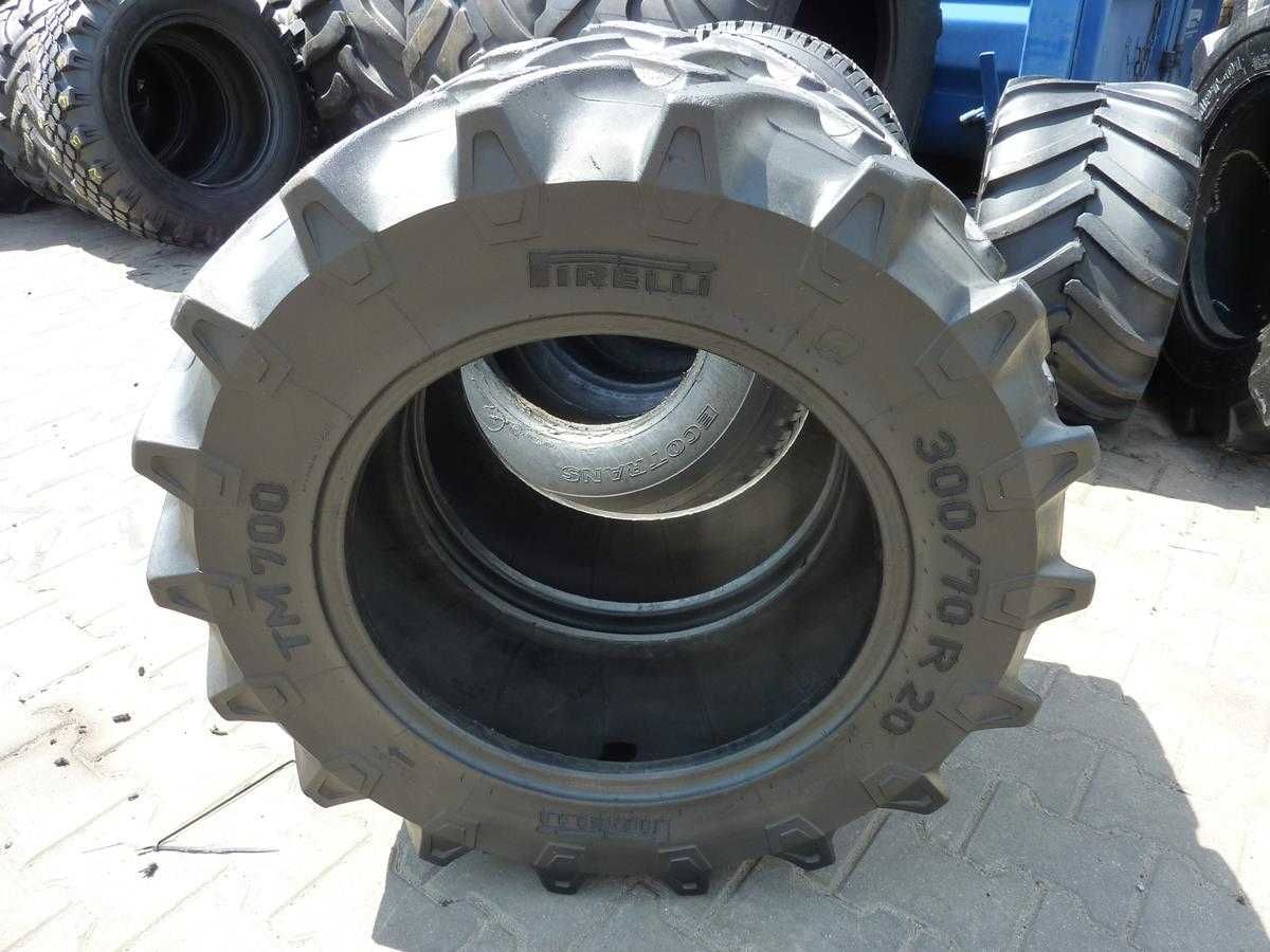 2x Opona używana rolnicza 300/70R20 PIRELLI TM700 450zł(szt.) W3959