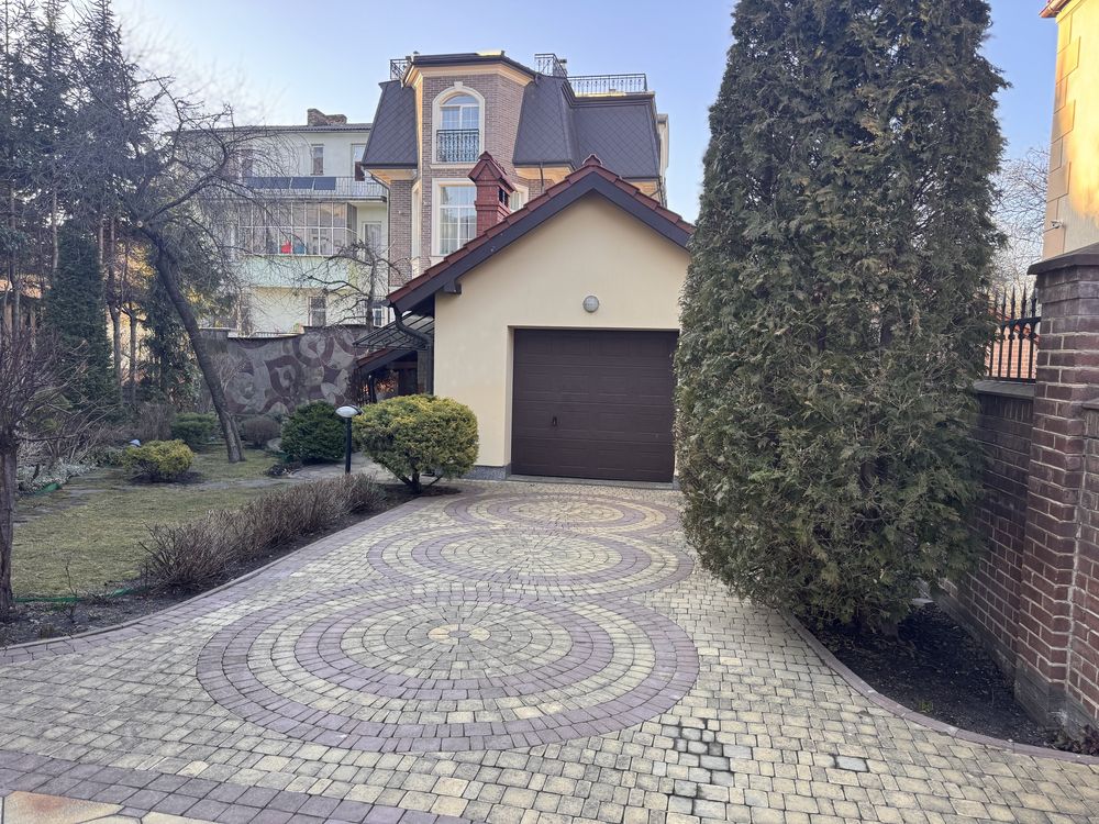 Продається будинок по вул. Сельських 12, Франківський район