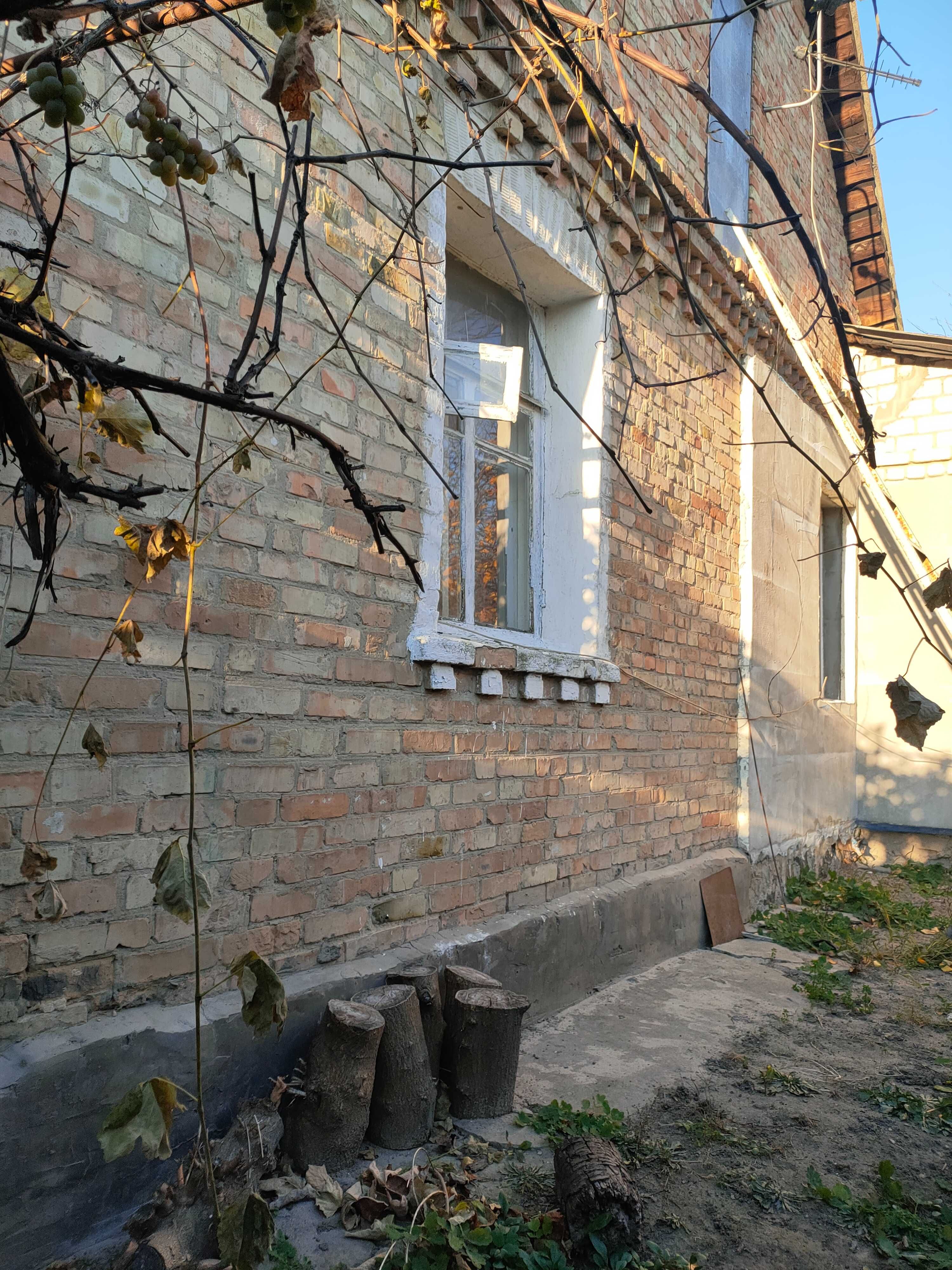 Продам участок 6 соток со старым домом Буча ул. Героев майдана