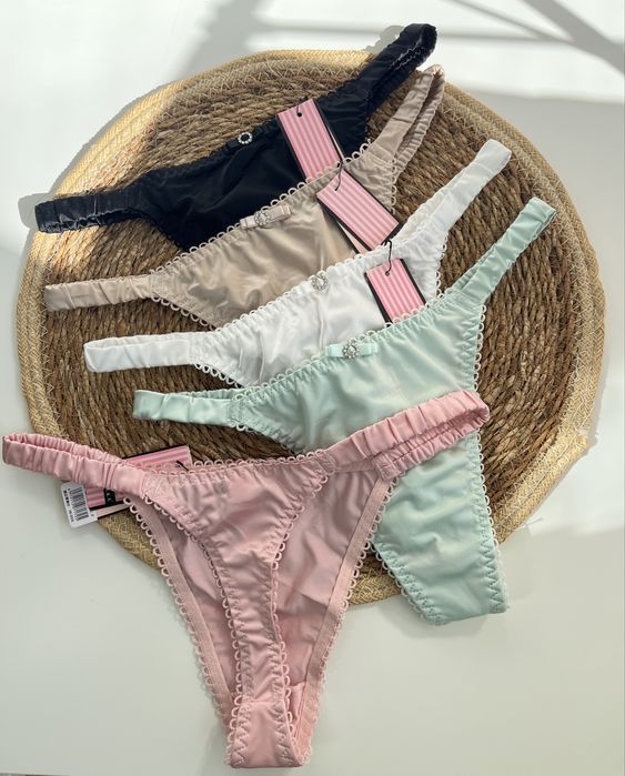 Жіночі трусики. Труси.