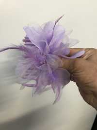 Zapinka kwiatek z tiulu