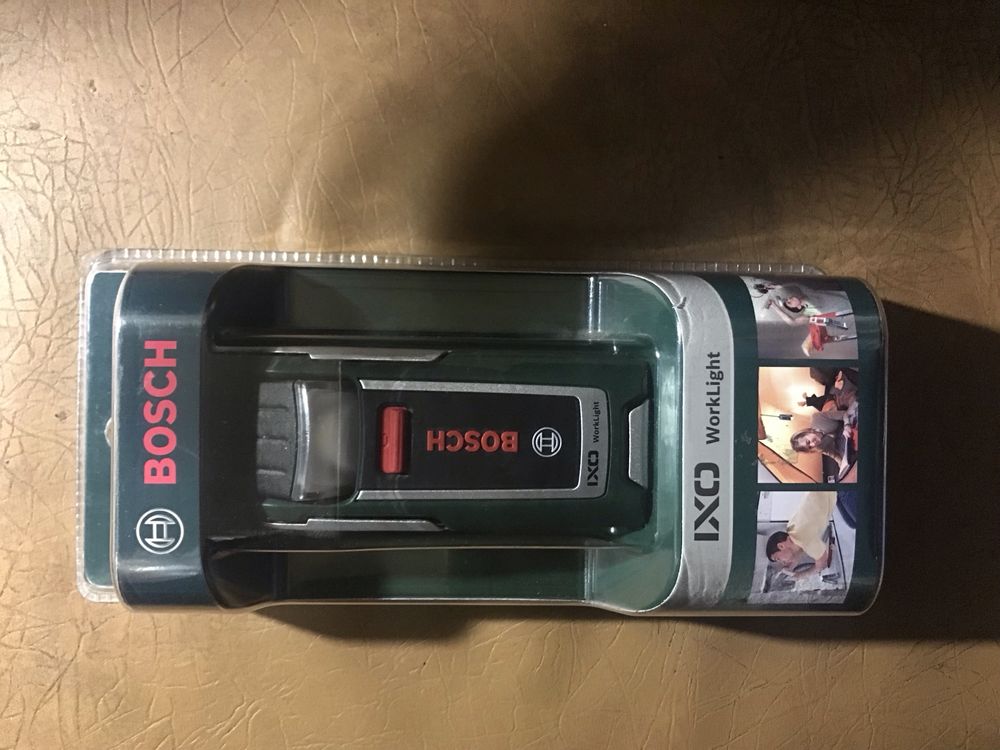 Аккумуляторный фонарик Bosch Worklighf