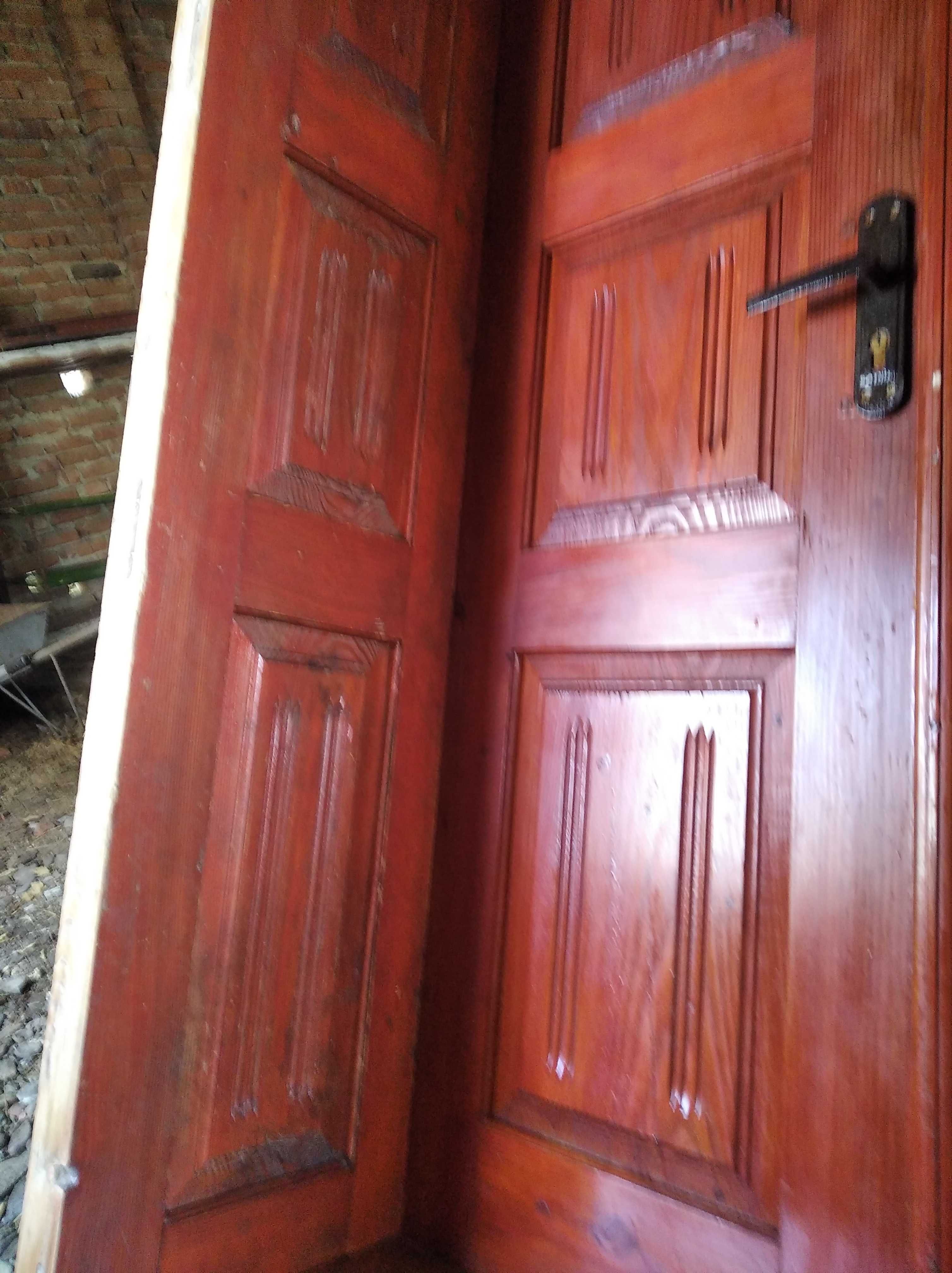 Двері дерев'яні модринові