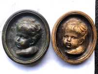 2 Bonitos pequenos quadros com cara de meninos/ anjos