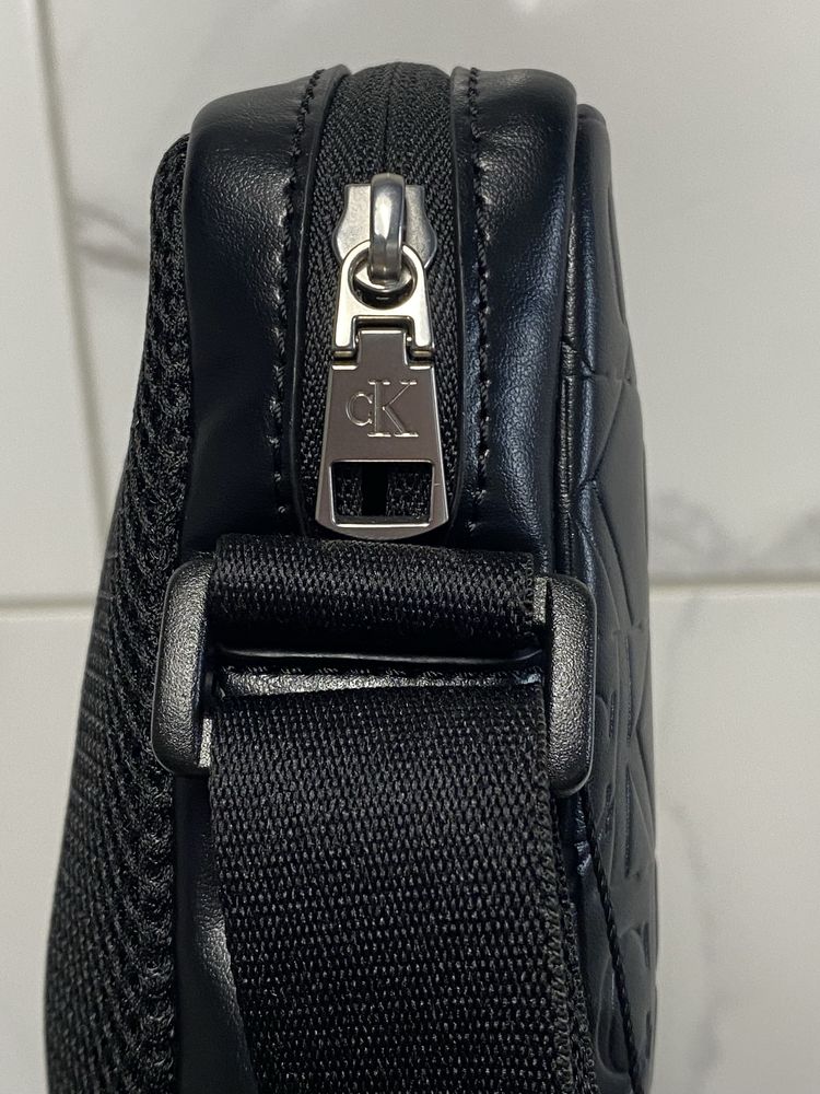 Сумка чоловіча Calvin Klein Jeans Monogram Reporter