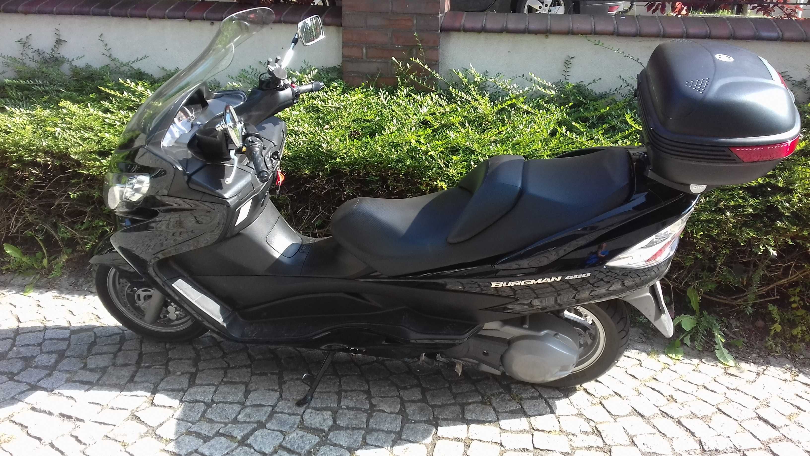 Suzuki Burgman AN400 K7 2007r. Czarny.