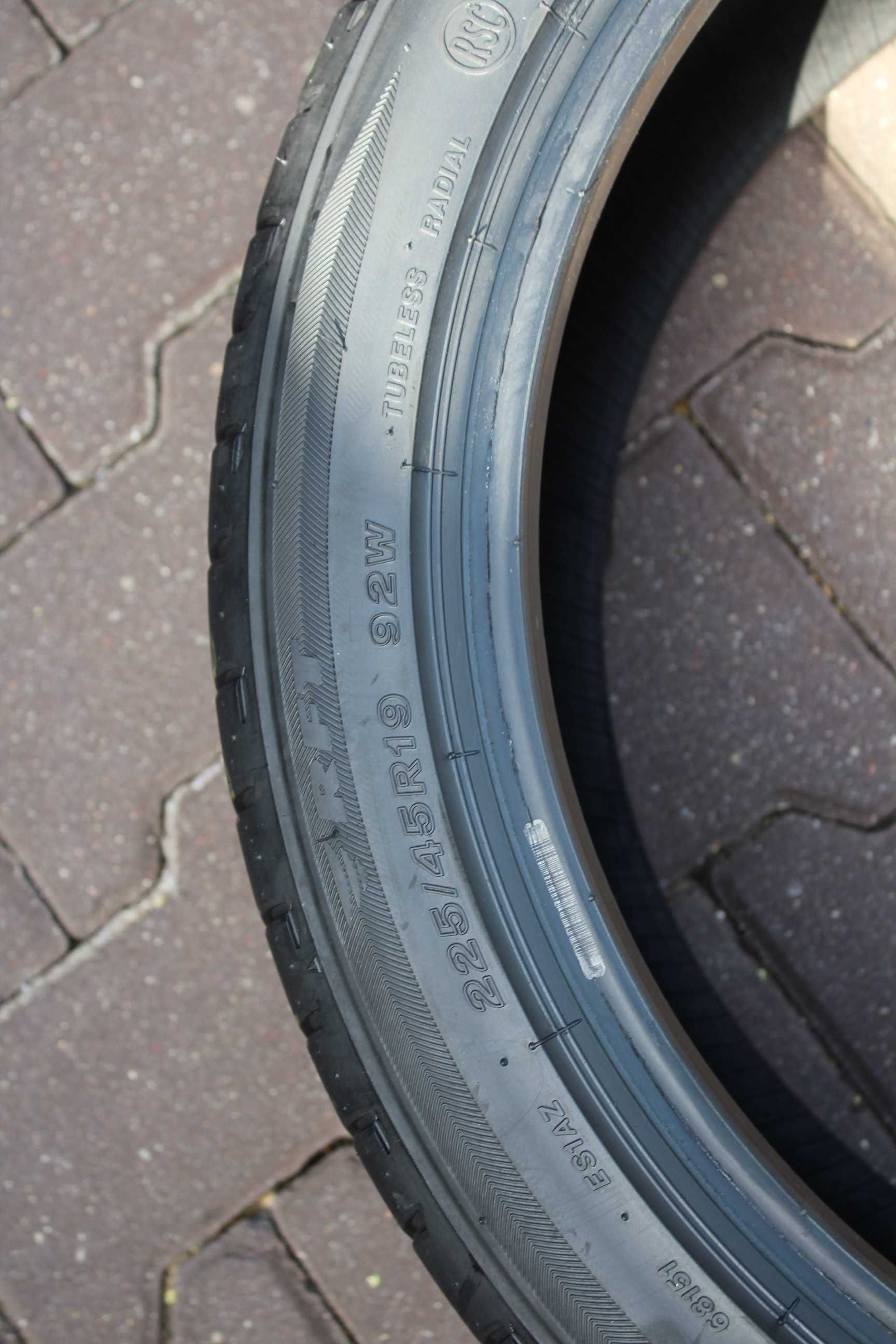 225 45 r19  BRIDGESTONE Potenza S001