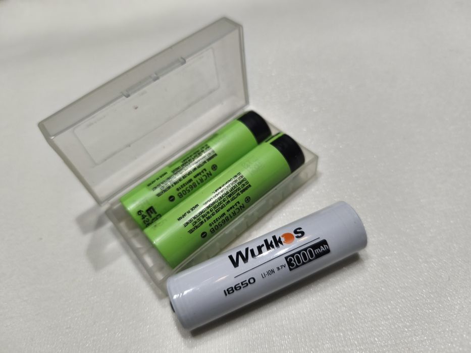 Lanterna potente + 3 pilhas - Wurkkos HD15 - 2.000 lúmen