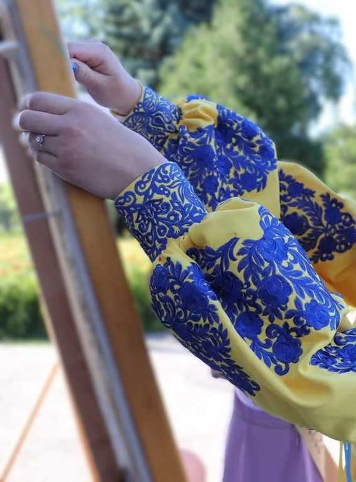 Сукня вишивана, жіноча, жовта, регулюється в талії (розімр S-M)