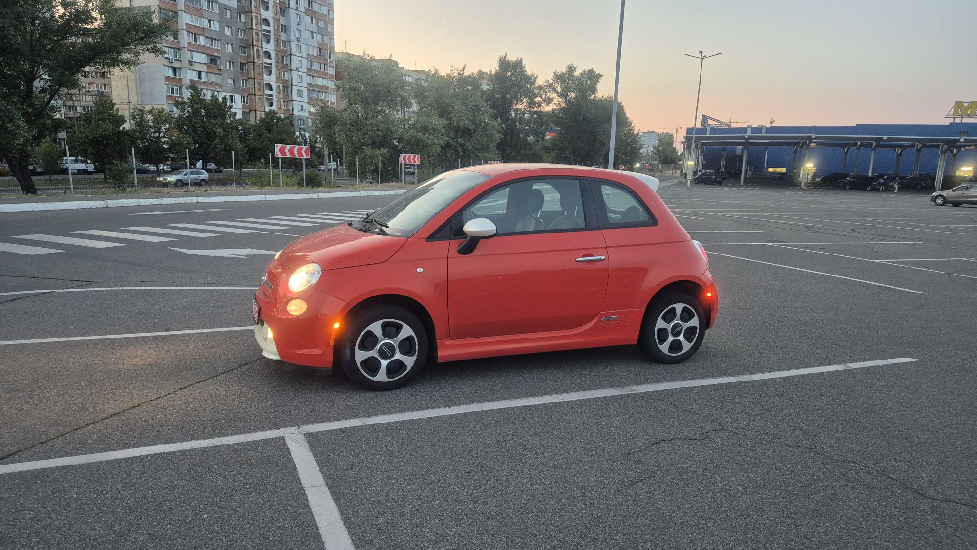 Продам електромобіль Фіат 500е