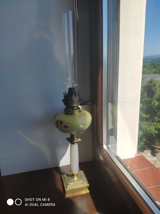 Stara francuska lampa naftowa XIX w onyks