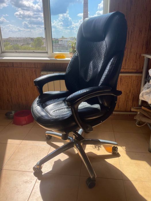 Продам Компьютерно-Массажное кресло