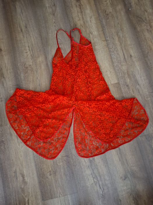 Czerwona koronkowa halka S/M