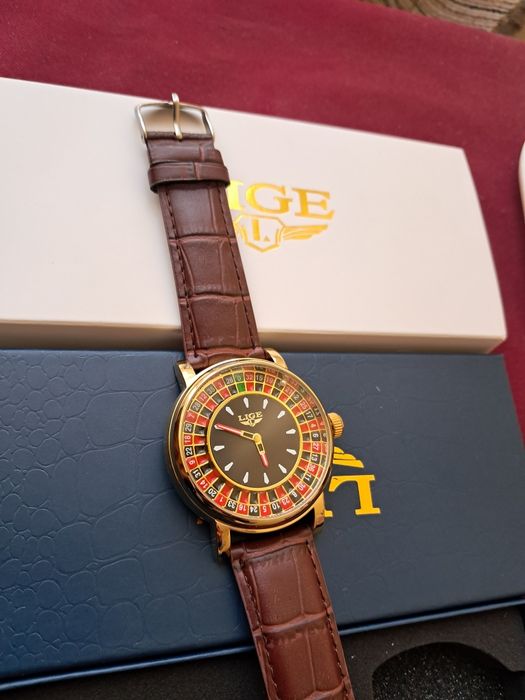 Годинник з циферблатом рулетки з кулькою