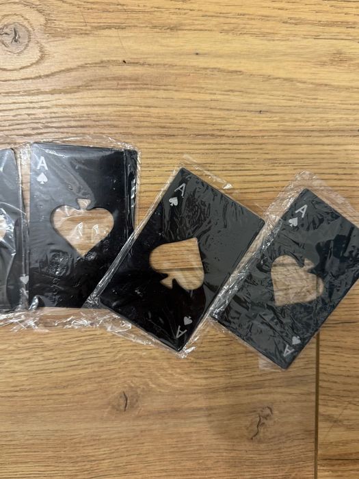 Otwieracz do piwa poker