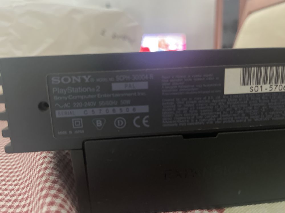 Playstation 2 + 2 comandos Sony