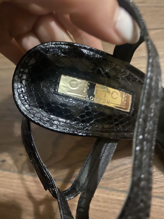 Класичні босоніжки