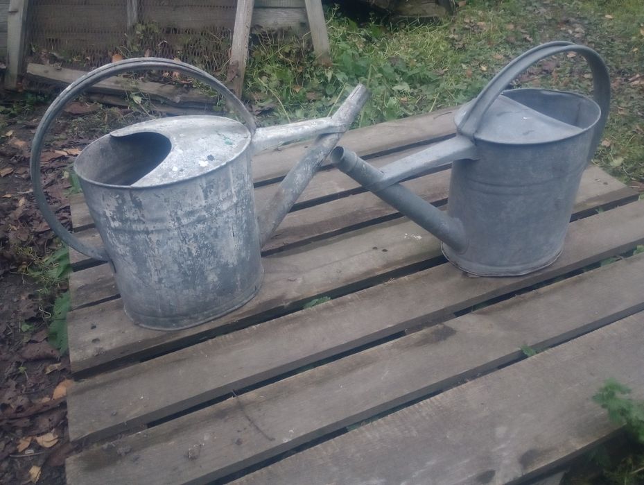 Konewka konew podlewaczka polewaczka PRL ocynk ocynkowana blaszana hit