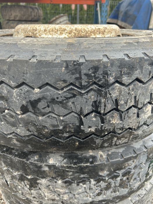 Kola napedowe komplet 265/70R19.5