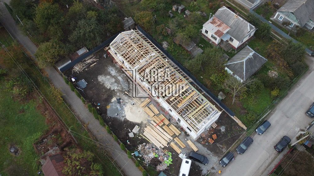 Стильний компактний будинок в класному районі