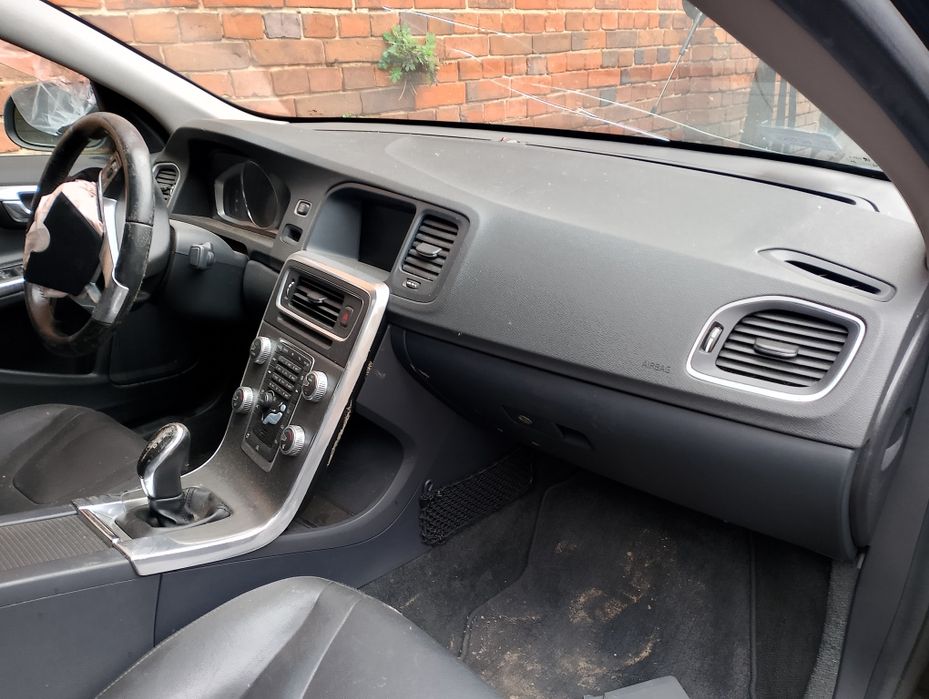 Volvo S60 Klapa Lampy drzwi kokpit fotele błotnik zderzak alufelgi