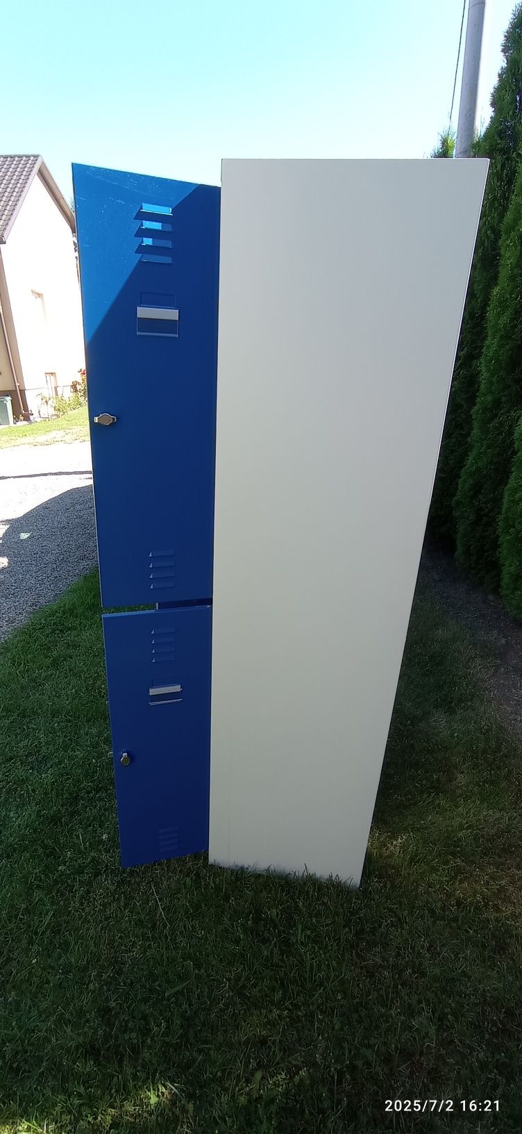 Szafka BHP z 4 drzwi.