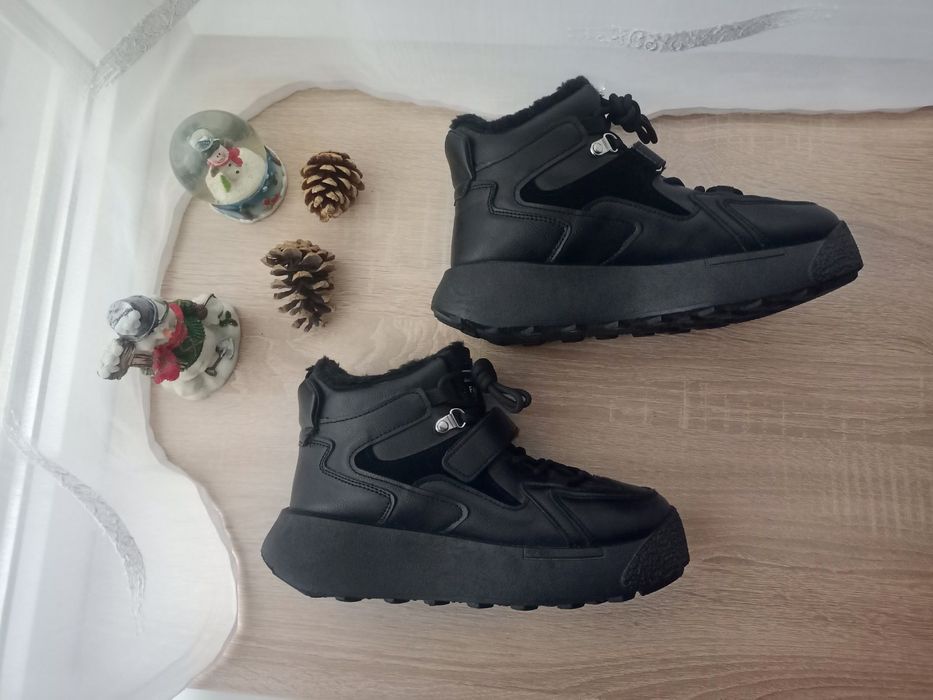 Зимові жіночі черевики,ботинки, кросівки 38 39 розмір