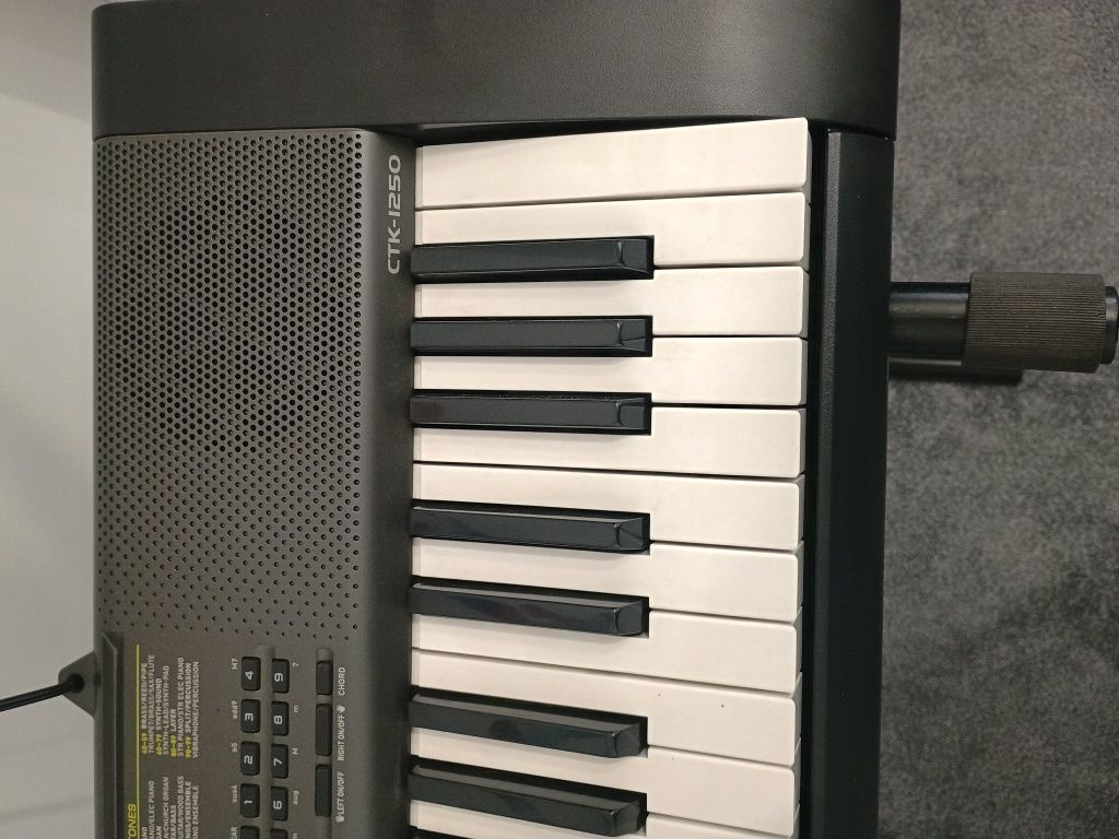 Keyboard Casio  CTK-1250 ze stojakiem