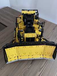 Lego -Technic  бульдозер cat D 11 на пульте бу