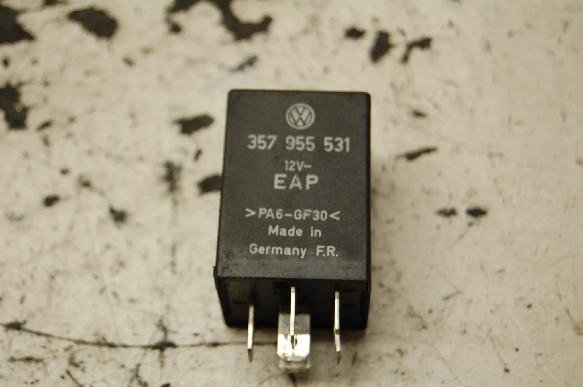 PRZEKAŹNIK WYCIERACZEK &quot;99&quot; 357955531 VW PASSAT B5 LIFT T4